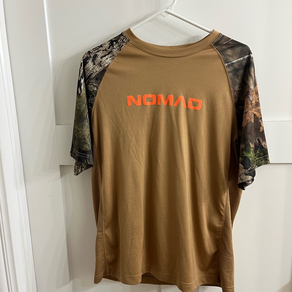 Nomad Men's Tan and Camouflage Tee